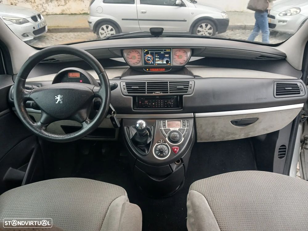 Peugeot 807 ver-2-2-hdi-navteq - 26