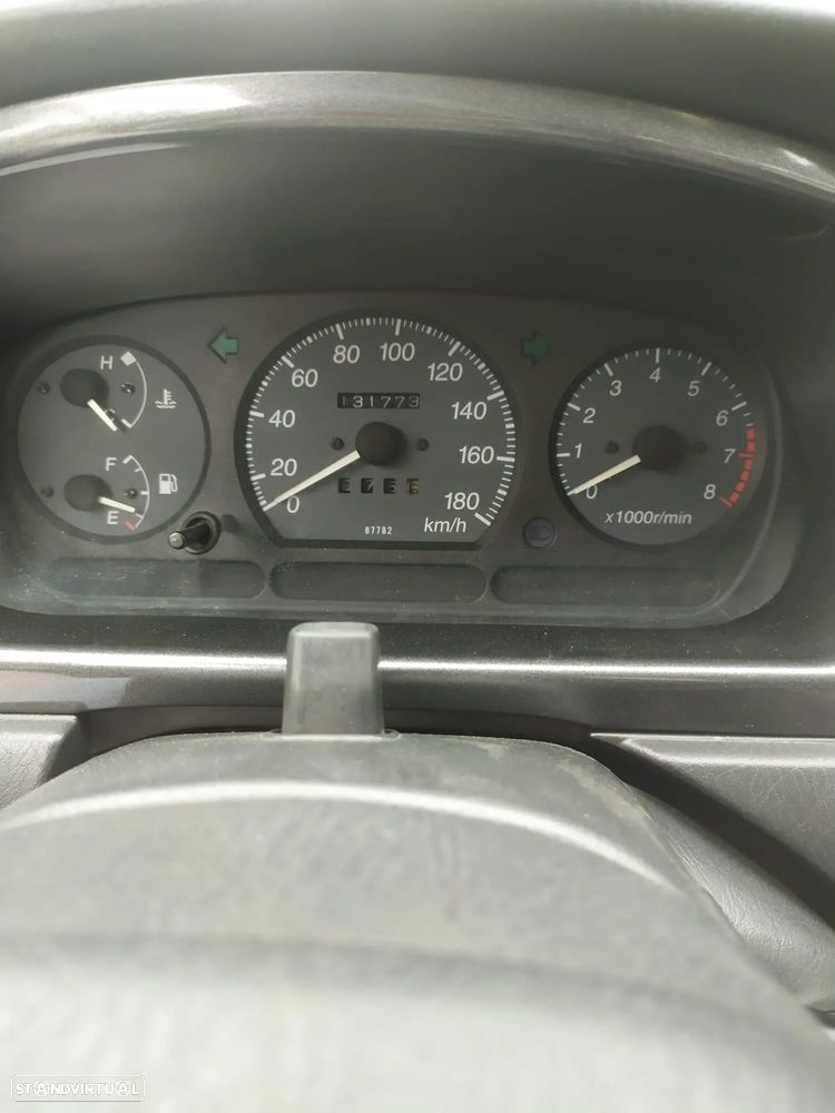 Daihatsu Sirion - 9