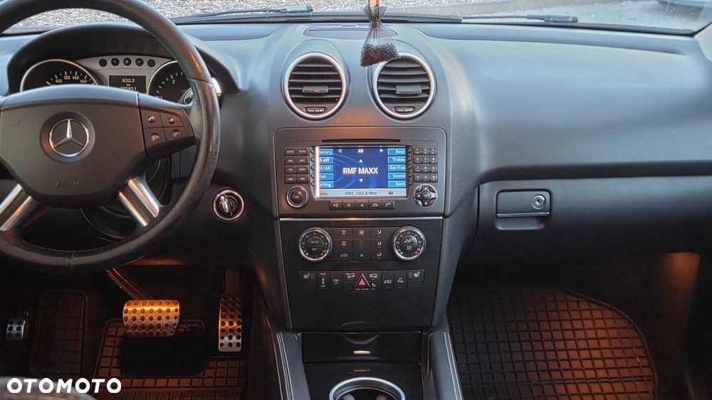 Mercedes-Benz ML - 10