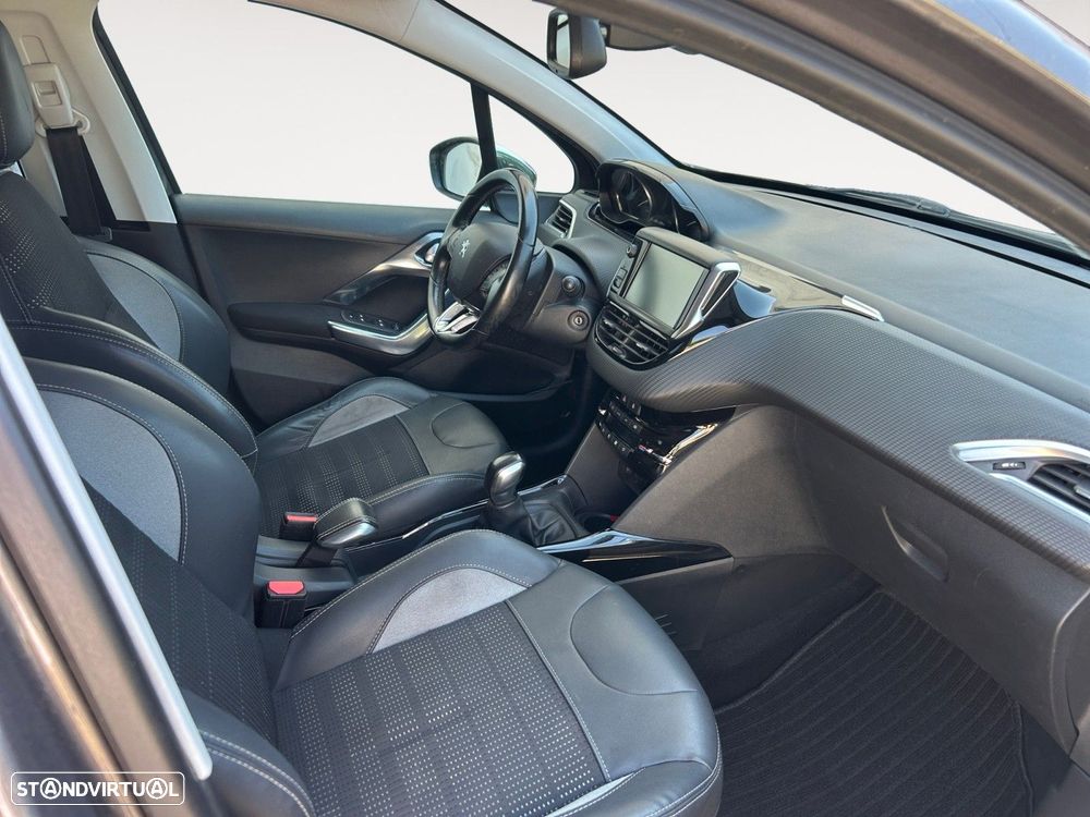 Peugeot 2008 1.2 PureTech Allure - 15