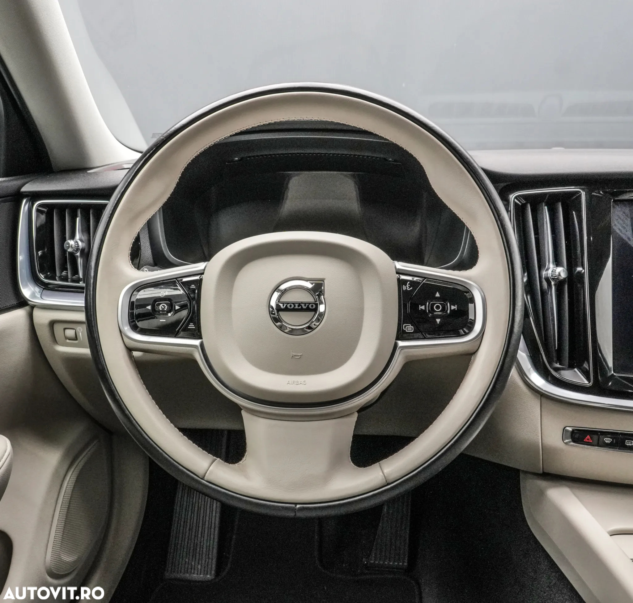 Volvo V60 D3 Momentum Pro - 15