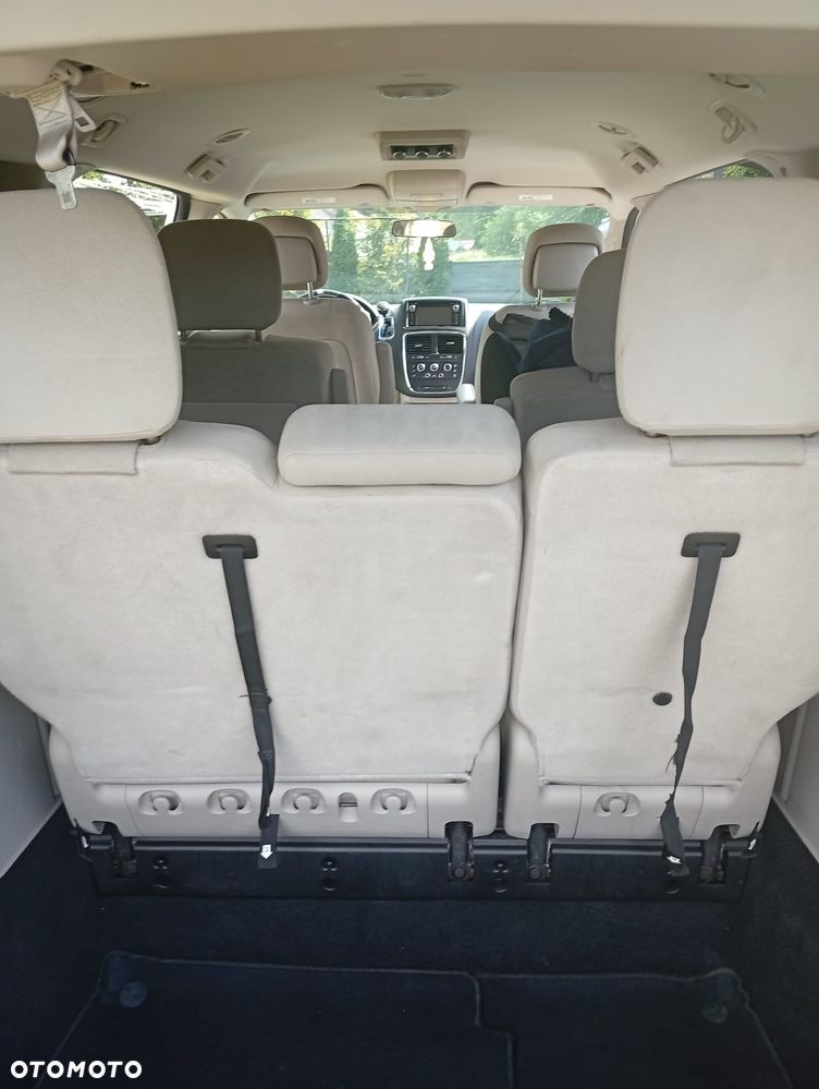 Dodge Grand Caravan - 19