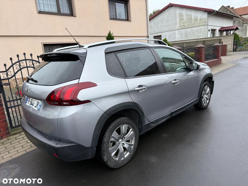 Peugeot 2008 - 8