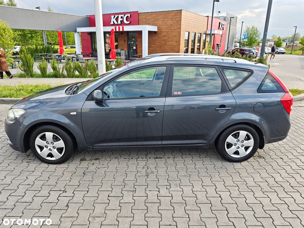 Kia Ceed - 1