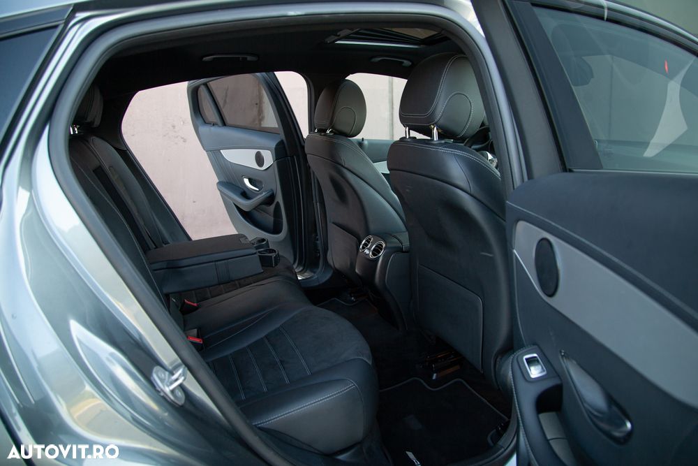 Mercedes-Benz GLC Coupe 200 4Matic 9G-TRONIC AMG Line - 25