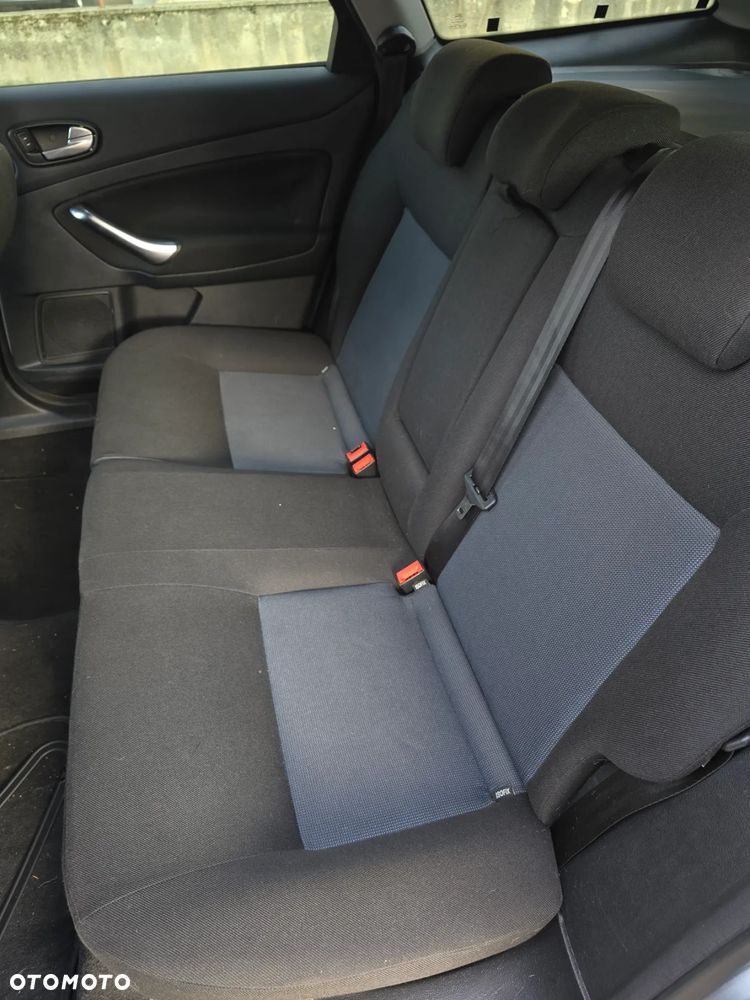 Ford Mondeo 1.8 TDCi Silver X - 13