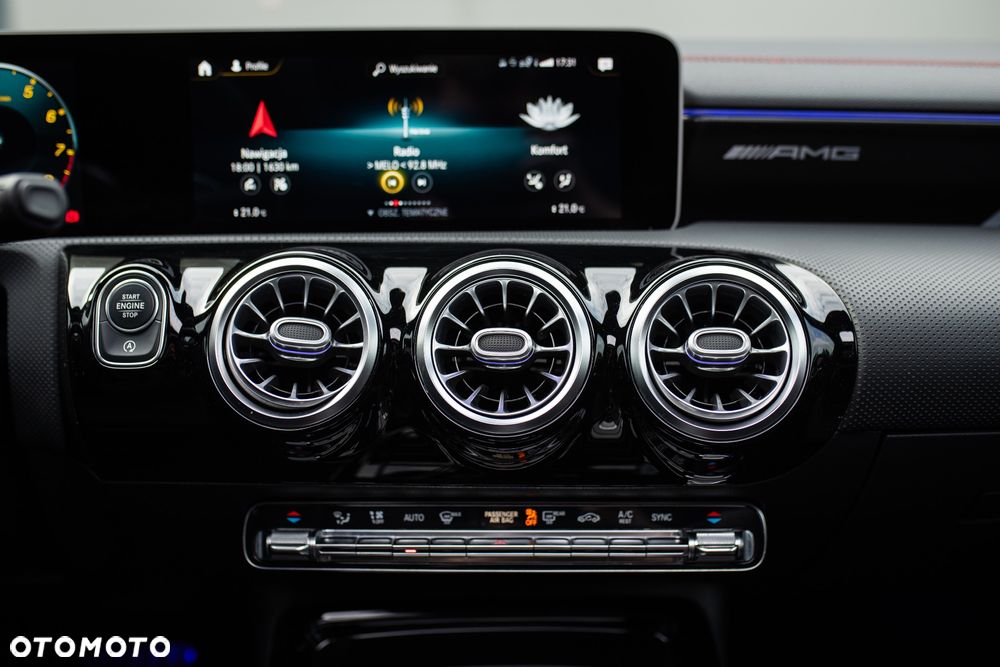 Mercedes-Benz CLA AMG 45 S 4-Matic 8G-DCT - 28