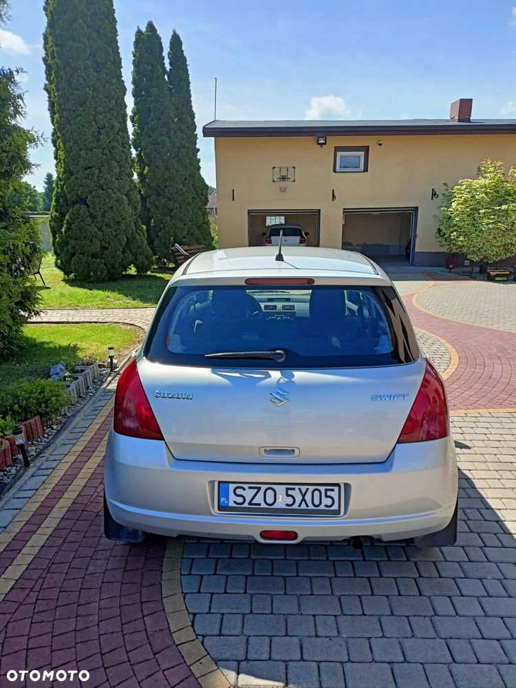Suzuki Swift 1.3 Club - 10