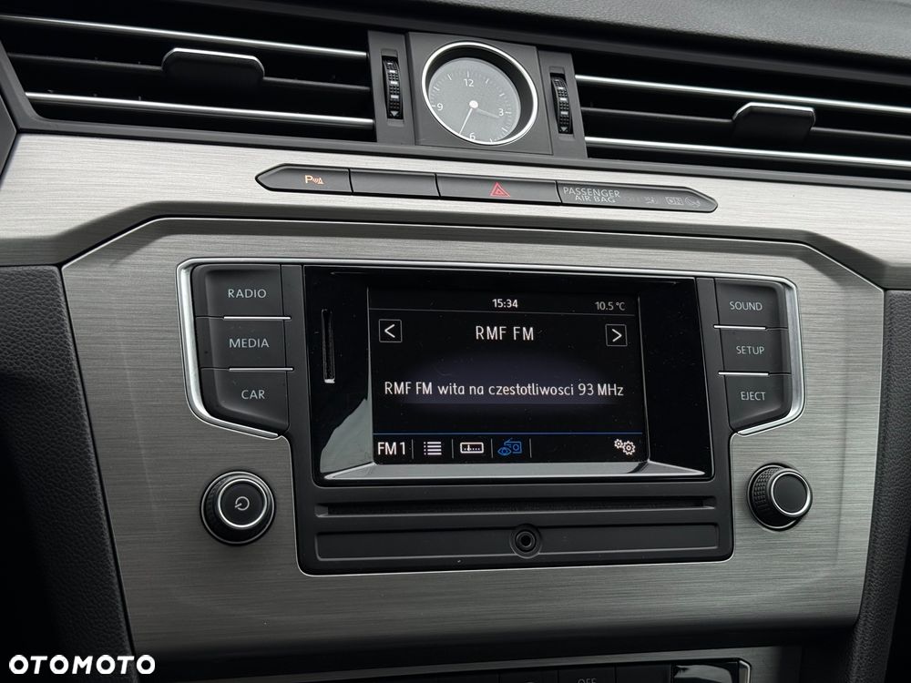 Volkswagen Passat 2.0 TDI (BlueMotion Technology) Comfortline - 18