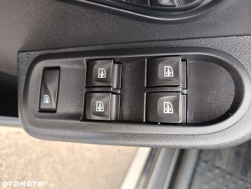 Dacia Duster 1.6 SCe Prestige - 26