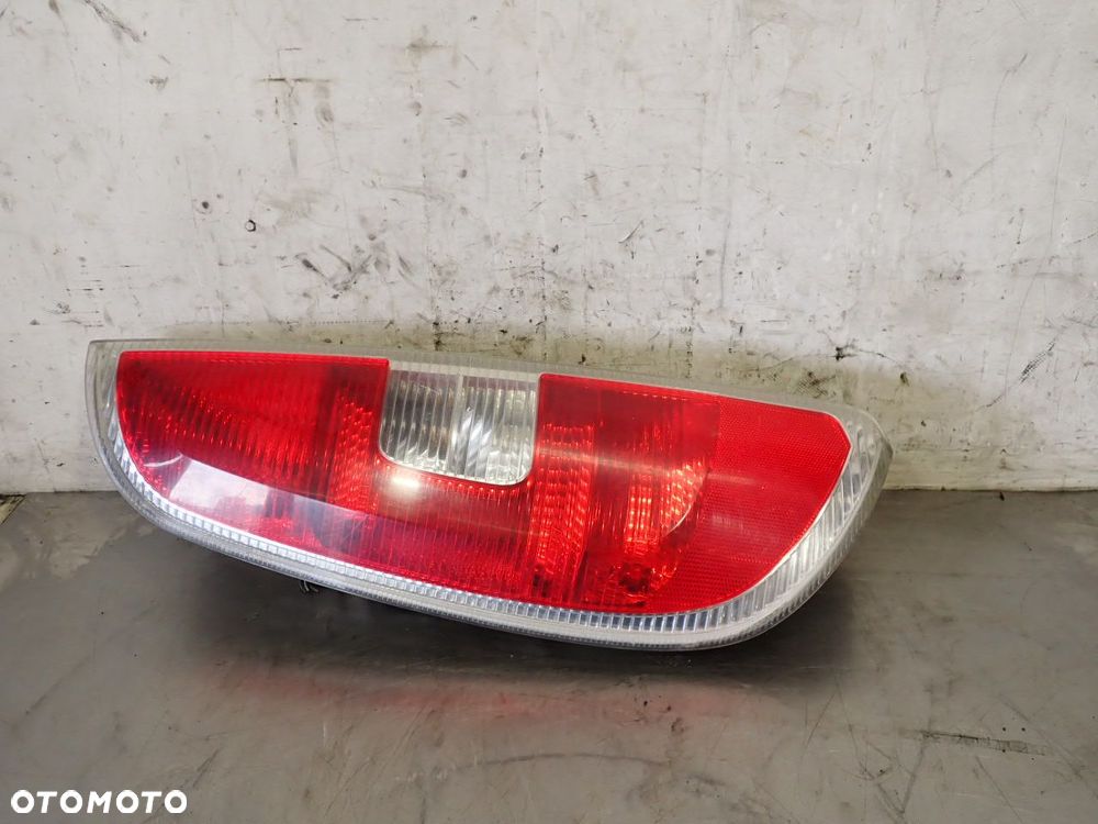 LAMPA LEWA TYLNA SKODA ROOMSTER PREMIA 1.4 - 1