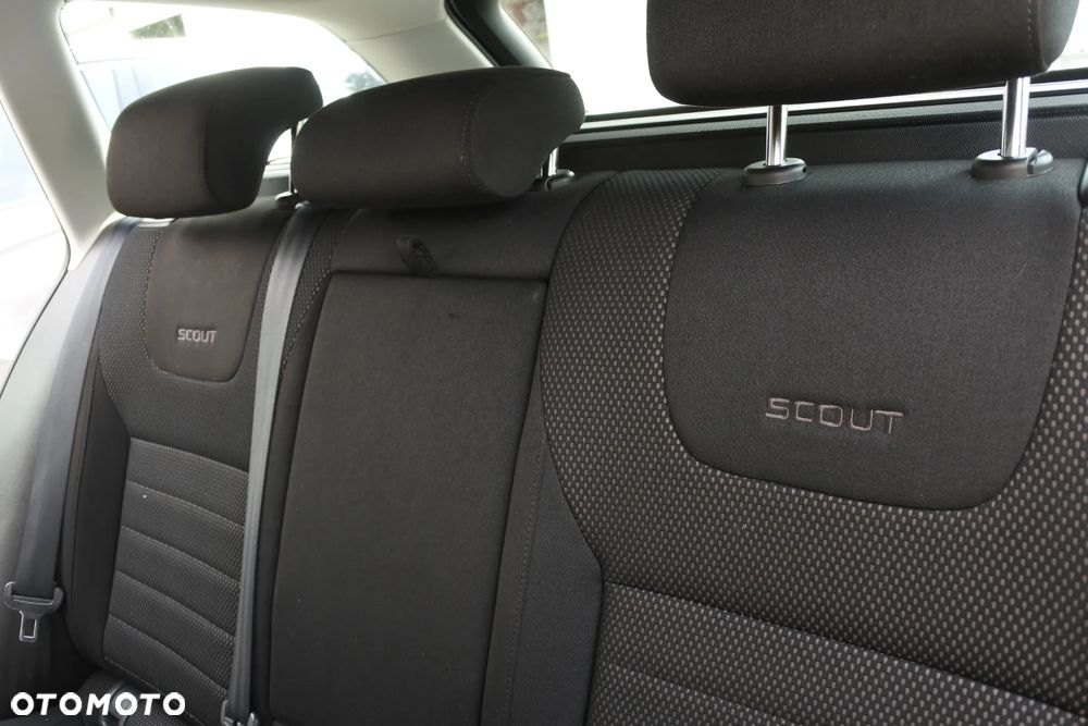 Skoda Octavia Scout 2.0 TDI 4x4 DSG - 25
