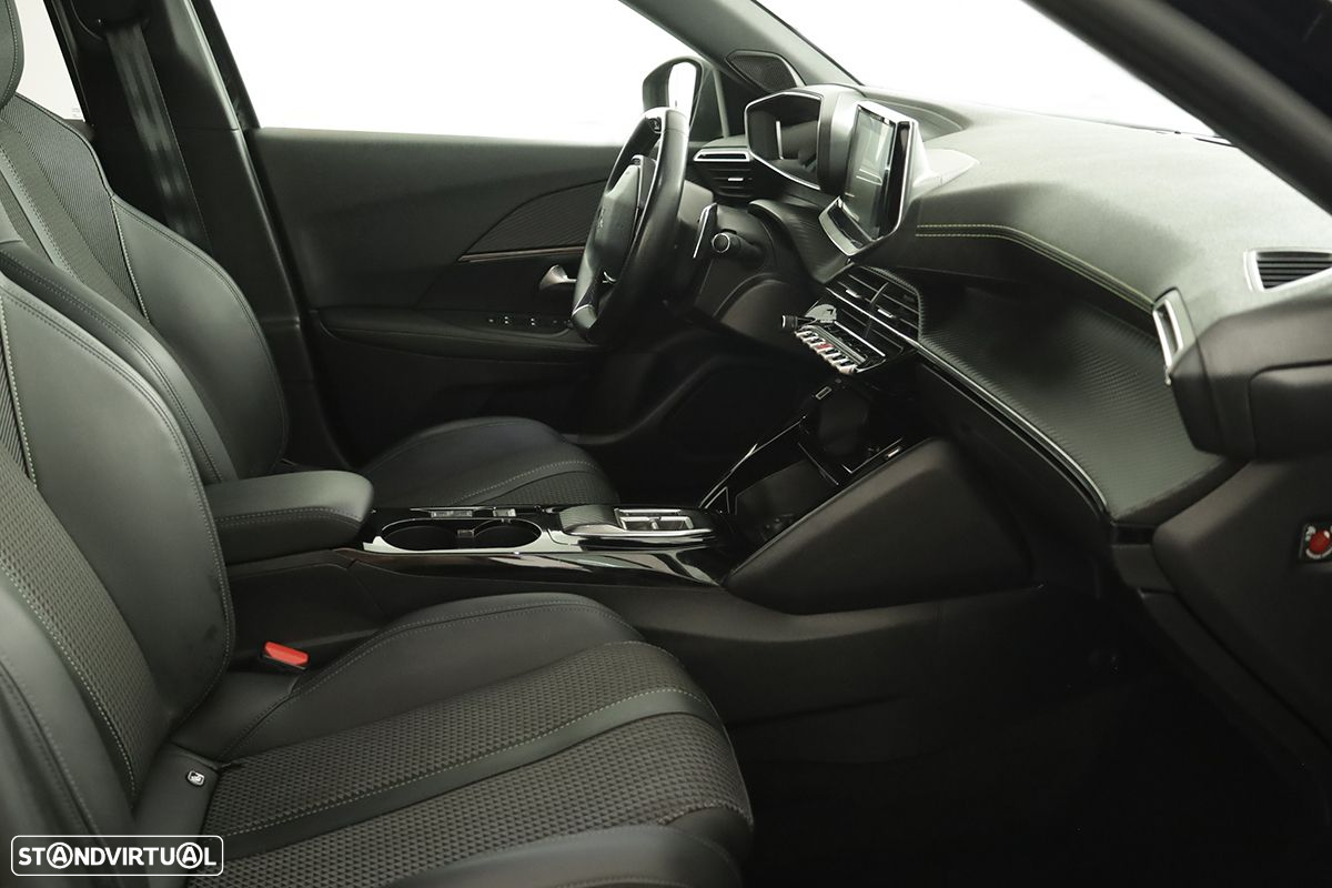 Peugeot 2008 1.2 PureTech GT EAT8 - 19