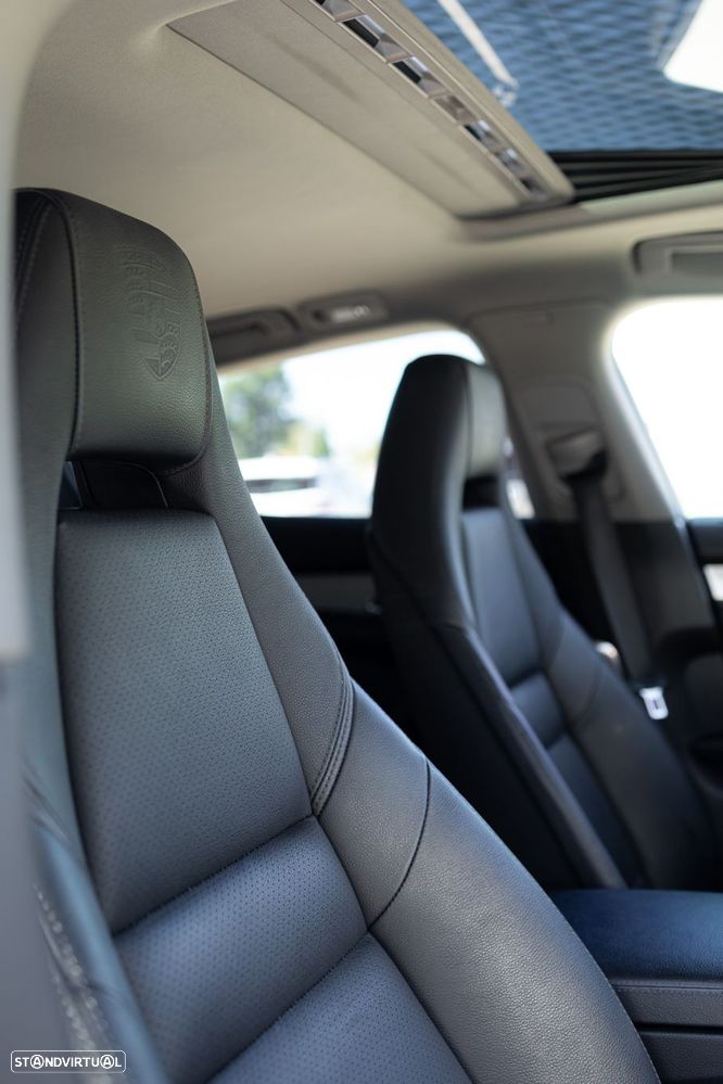 Porsche Panamera Platinum Edition - 38