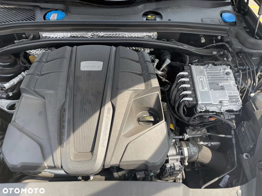 Porsche Macan - 24