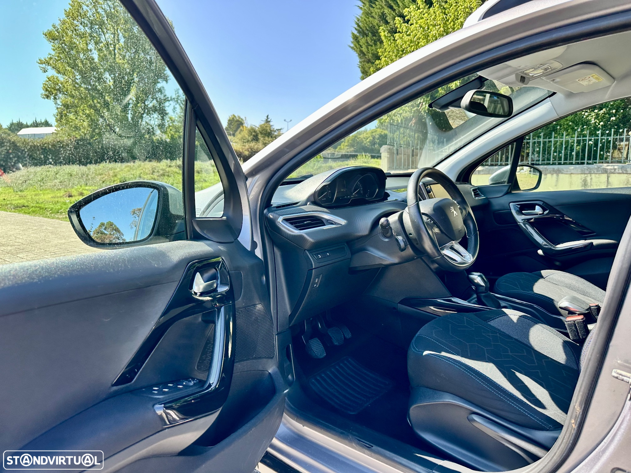 Peugeot 2008 1.2 PureTech Style - 17