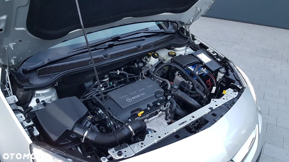 Opel Astra 1.4 T Edition 150 - 25