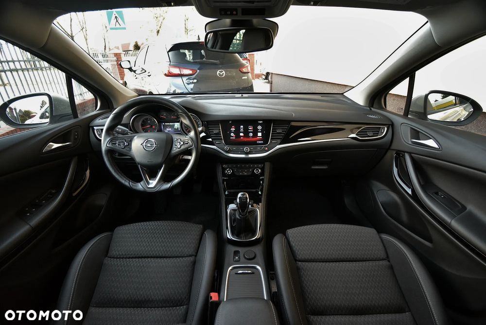 Opel Astra 1.4 Turbo Innovation - 17