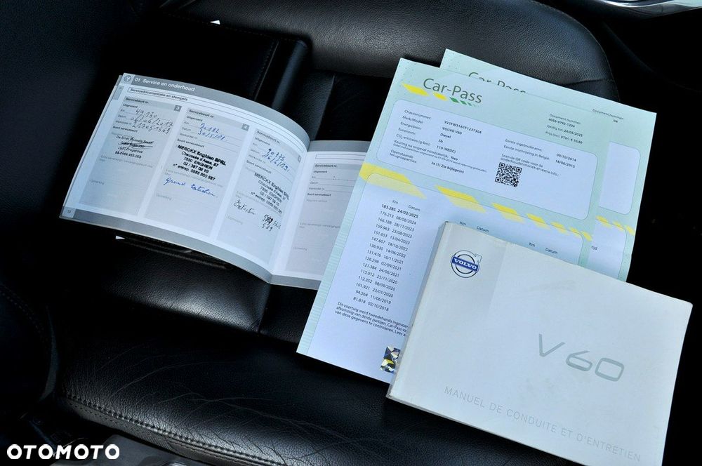 Volvo V60 D3 Summum - 36