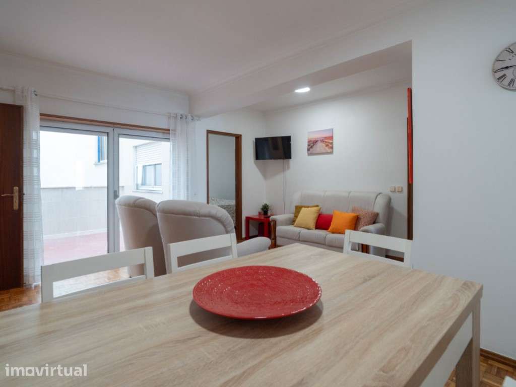 Apartamento T2+1 a 2 Passos da Praia com Arrecadação Privada | Nazaré - Grande imagem: 3/32