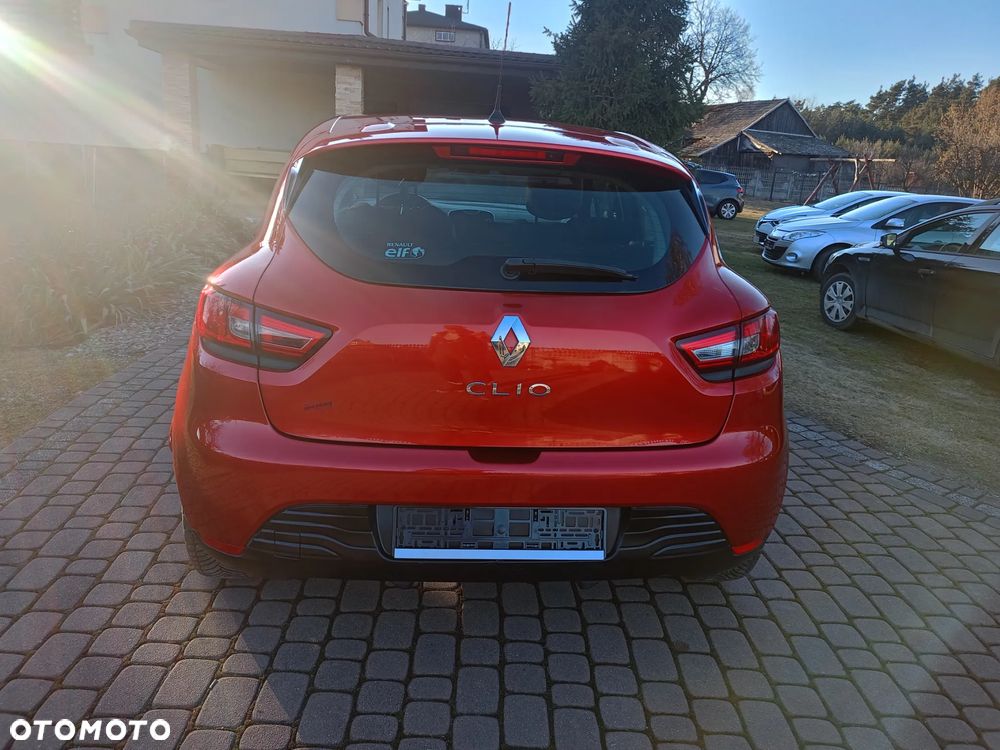 Renault Clio 1.2 16V 75 Limited - 23