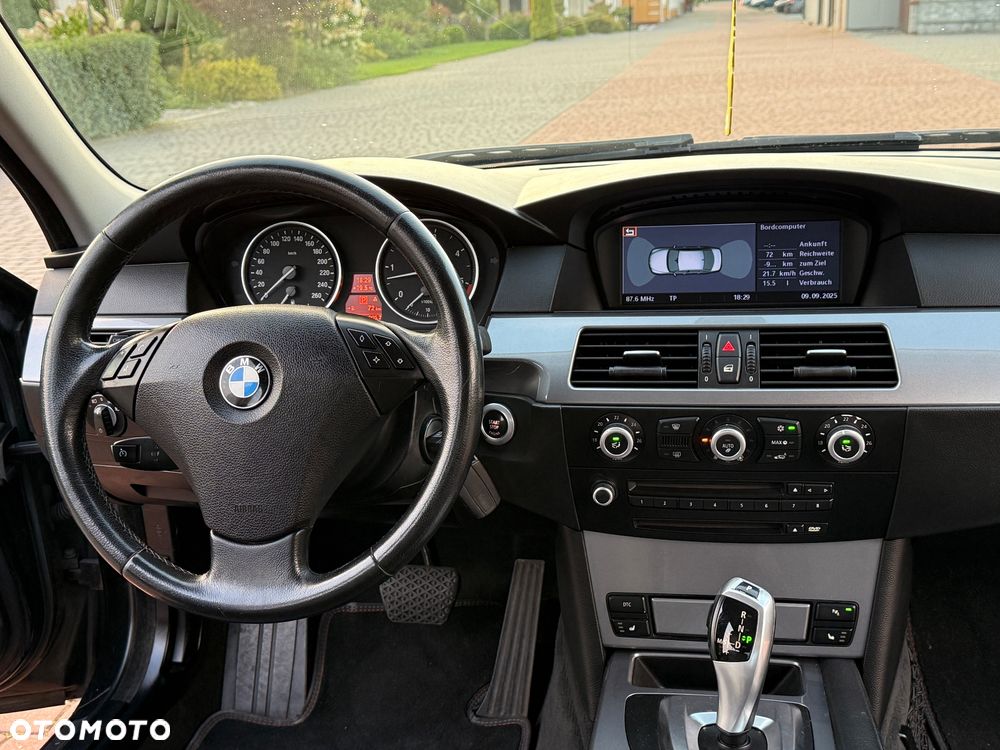BMW Seria 5 530d - 27
