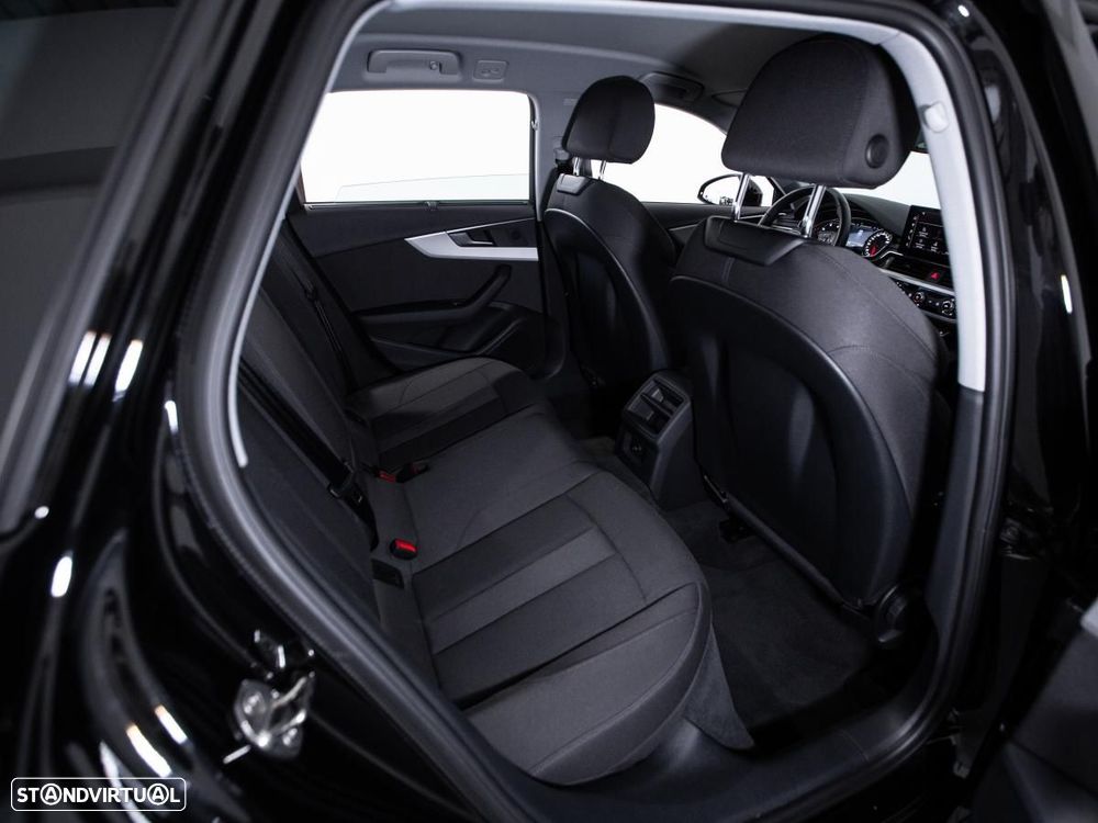 Audi A4 Avant 30 TDI S tronic - 12