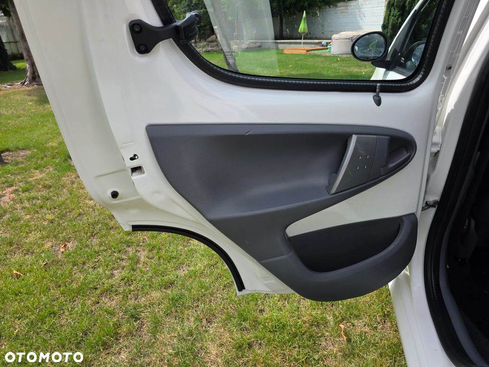 Peugeot 107 1.0 Trendy - 25