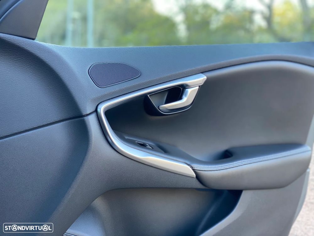 Volvo V40 1.6 D2 R-Design - 22