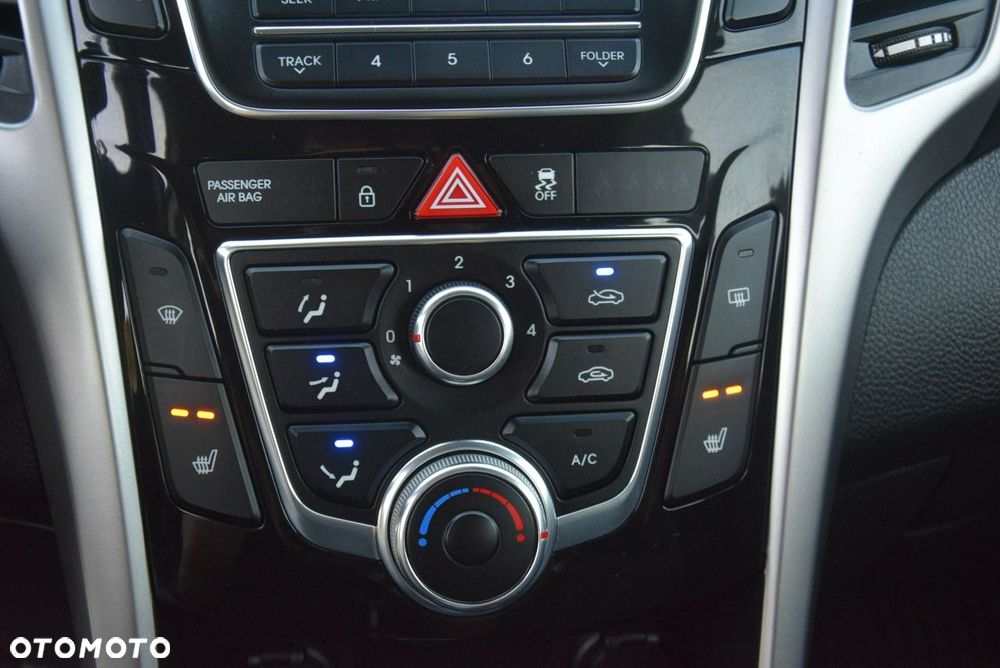 Hyundai i30 1.4 BlueDrive Comfort - 24