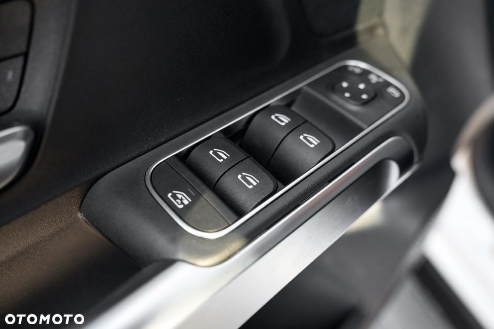Mercedes-Benz GLB 200 d 4-Matic AMG Line 8G-DCT - 16
