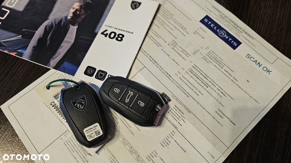 Peugeot 408 1.6 Plug-In Hybrid 180 Allure EAT8 - 36
