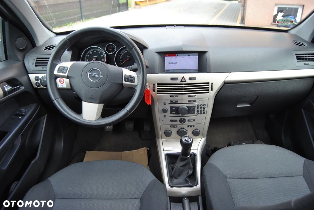 Opel Astra 1.6 Enjoy - 26