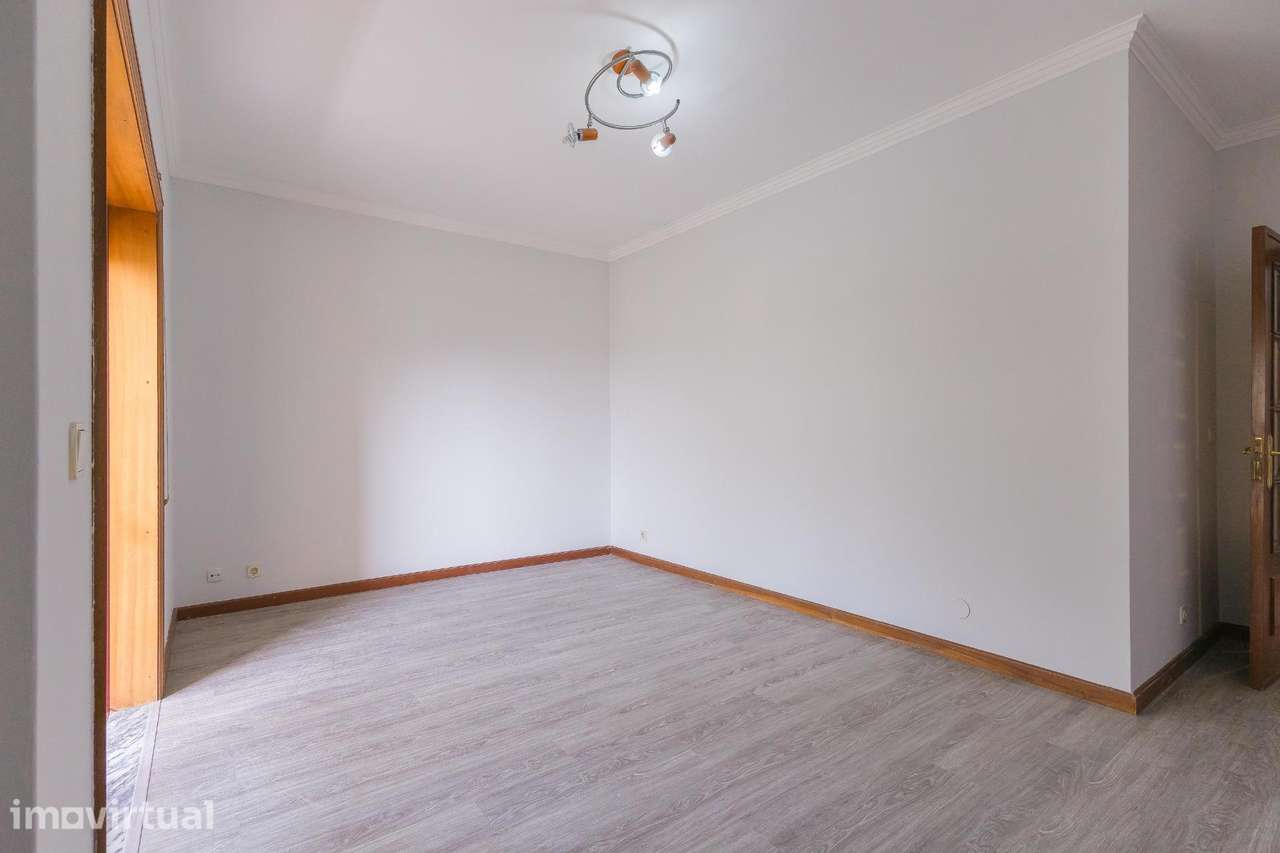 Apartamento T1 com Varanda em Canelas - Grande imagem: 4/25