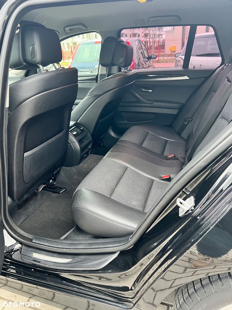 BMW Seria 5 525d xDrive - 18
