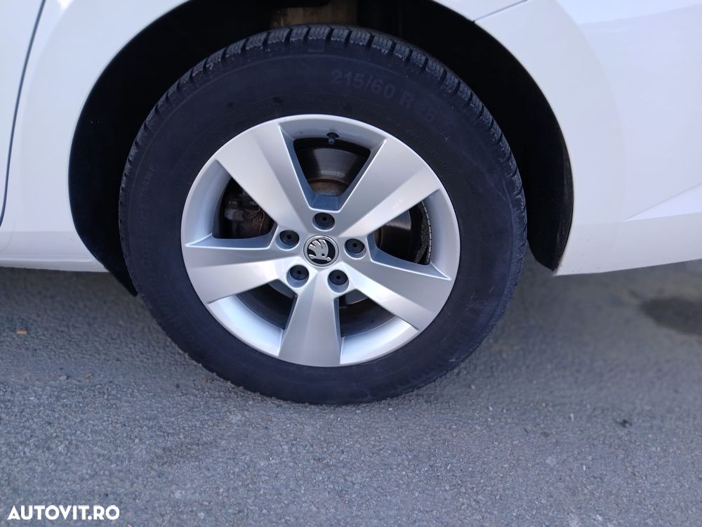 Skoda Superb 2.0 TDI DSG Style - 32