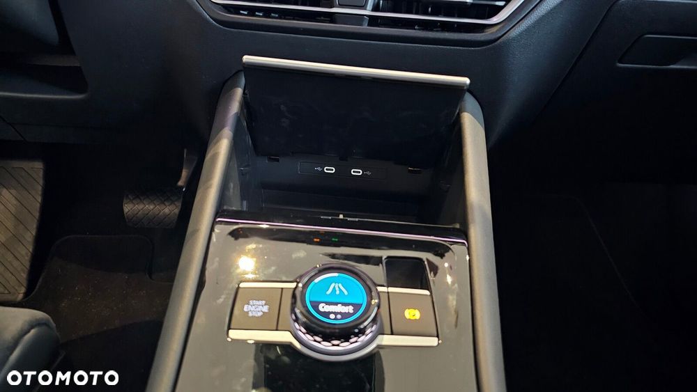 Volkswagen Tiguan - 34