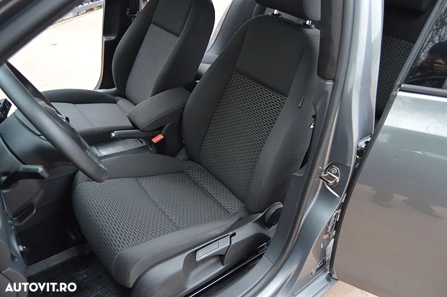 Volkswagen Golf 1.6 TDI (BlueMotion Technology) Comfortline - 24