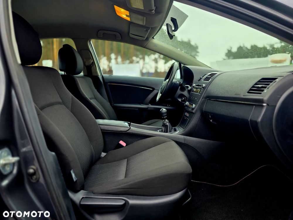 Toyota Avensis 1.8 Style - 16