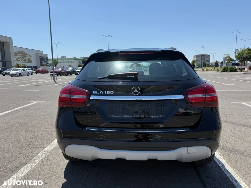 Mercedes-Benz GLA - 4