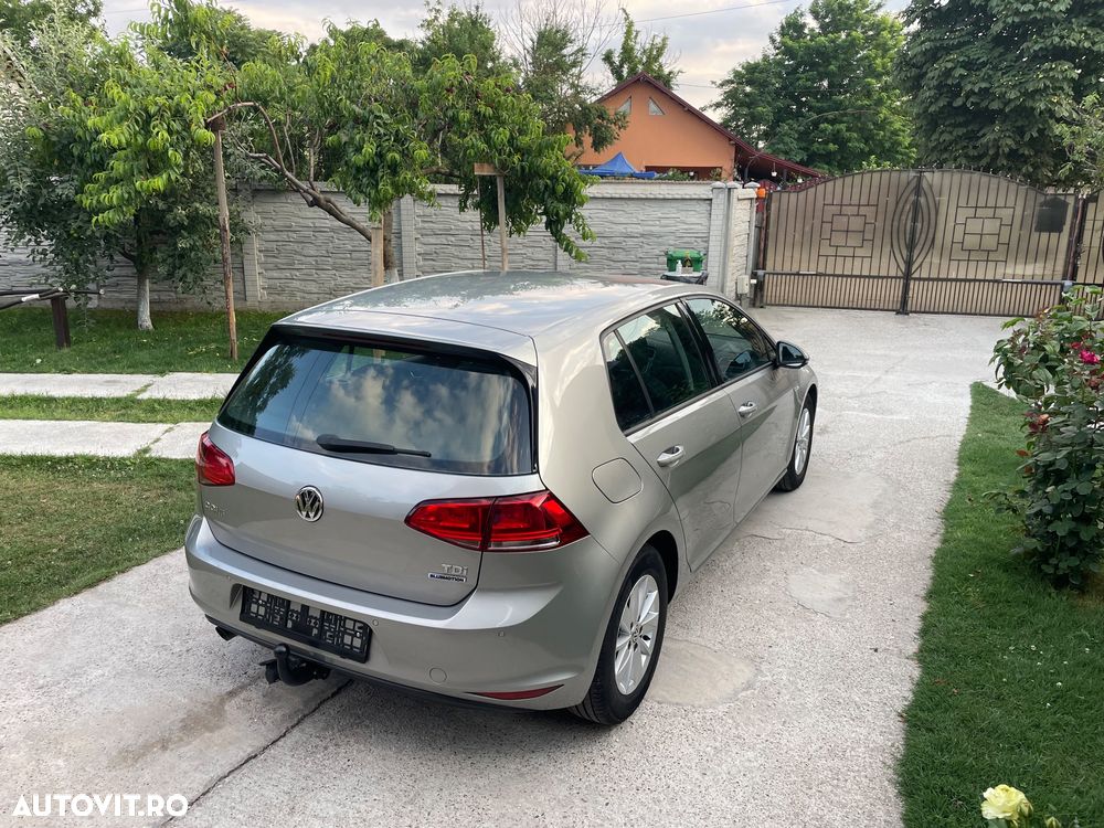Volkswagen Golf - 6