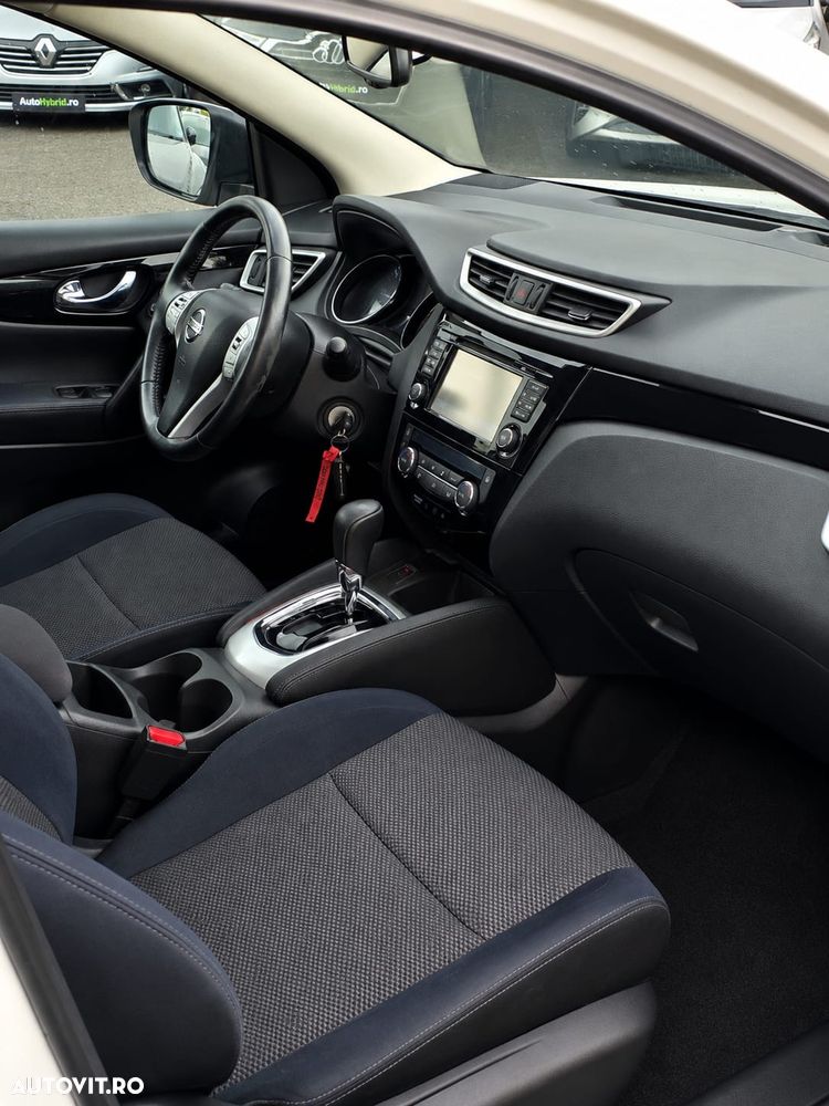 Nissan Qashqai 1.6 DCI Xtronic N-Connecta - 11