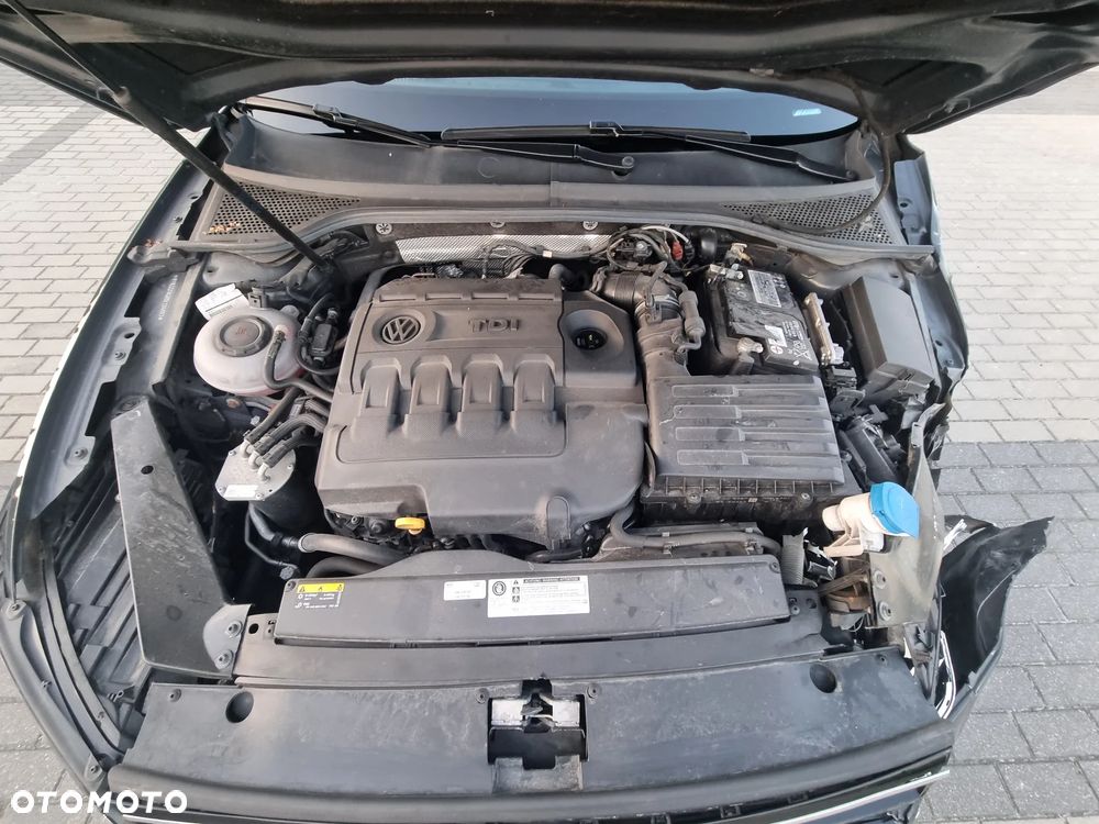 Volkswagen Passat Variant 2.0 TDI SCR DSG - 14
