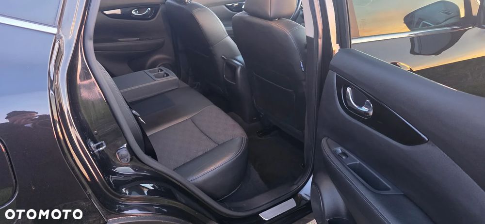 Nissan Qashqai 1.6 dCi Xtronic TEKNA+ - 10