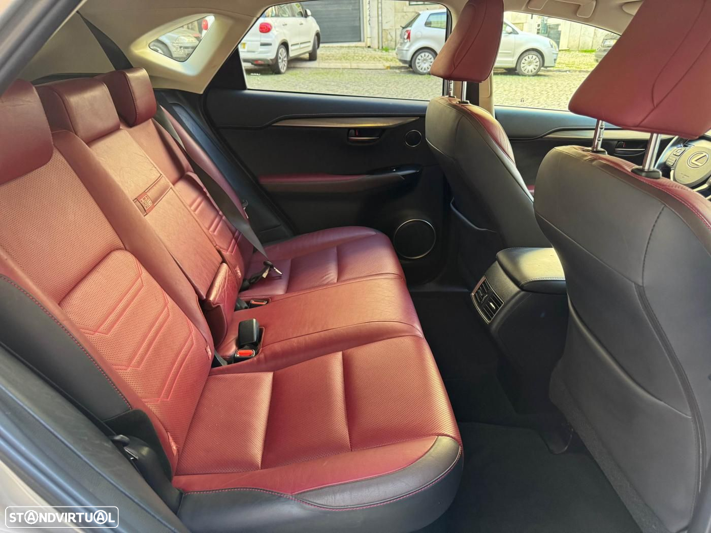 Lexus NX 300h Executive+ - 29