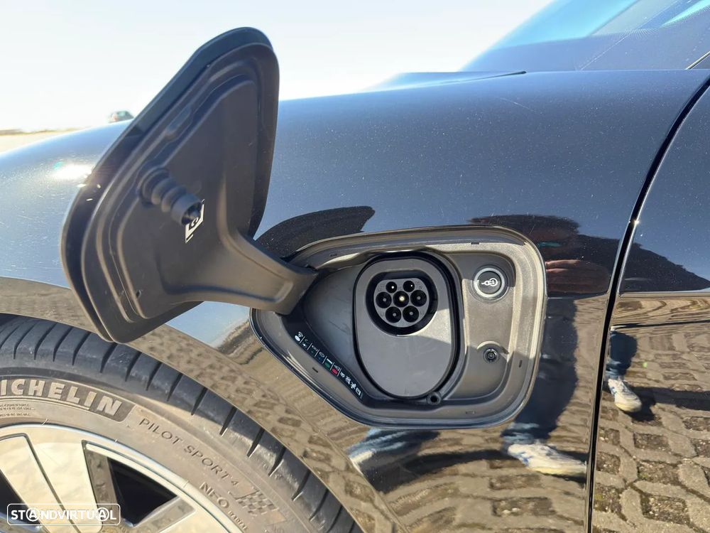 Porsche Taycan 4 - 21