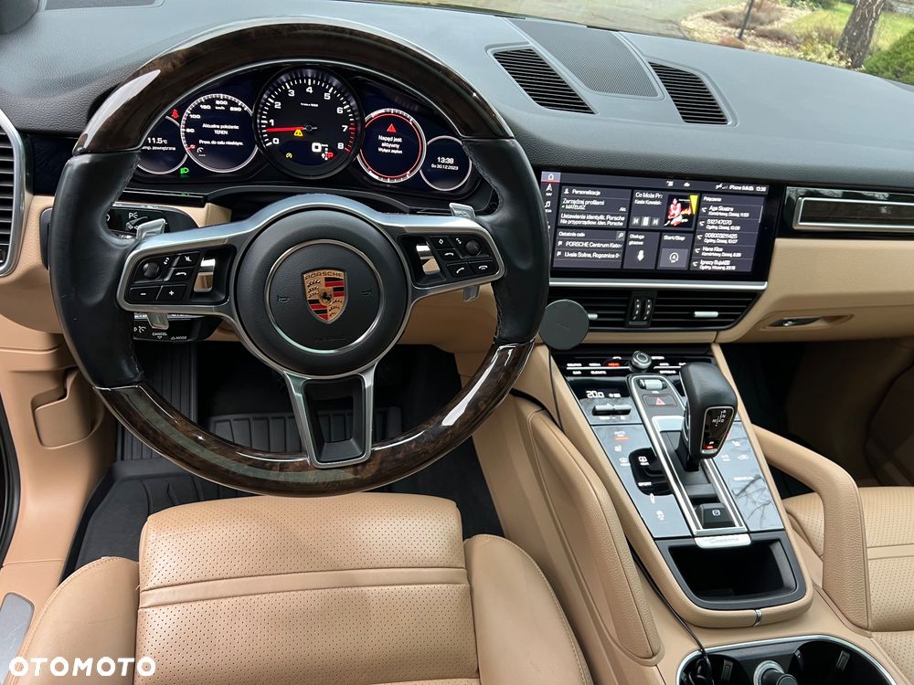 Porsche Cayenne Standard - 19