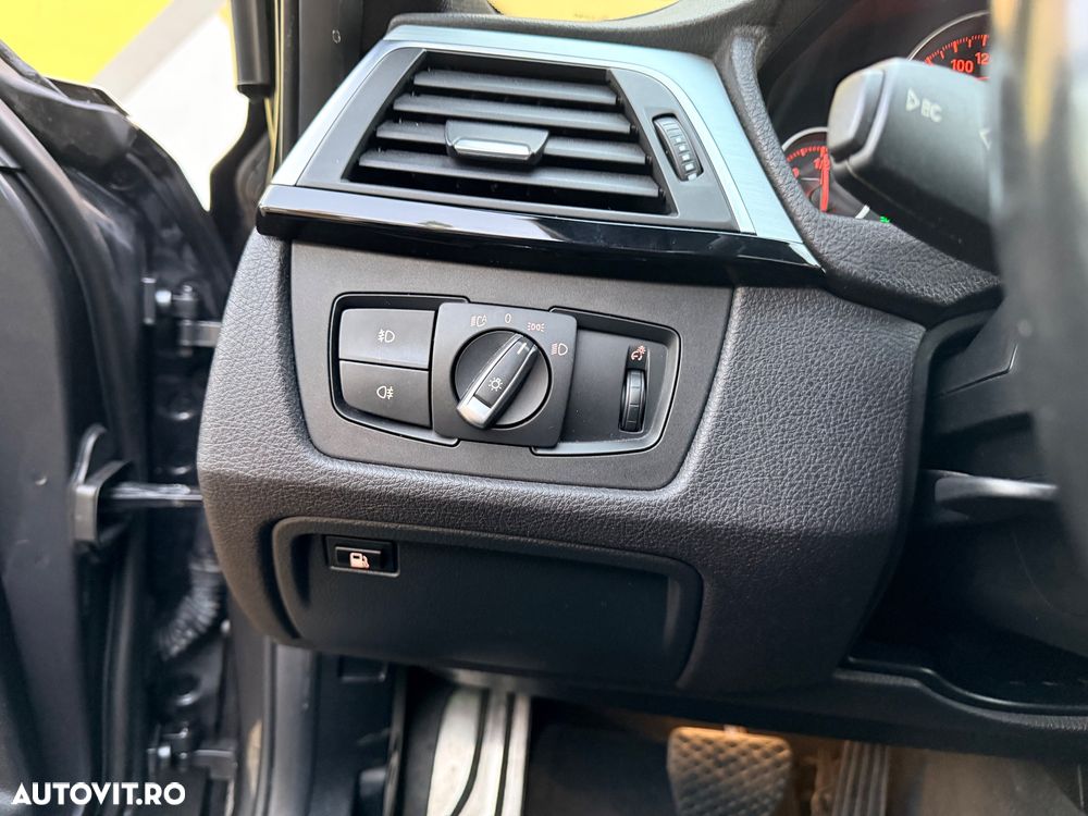 BMW Seria 3 330e iPerformance M Sport - 12