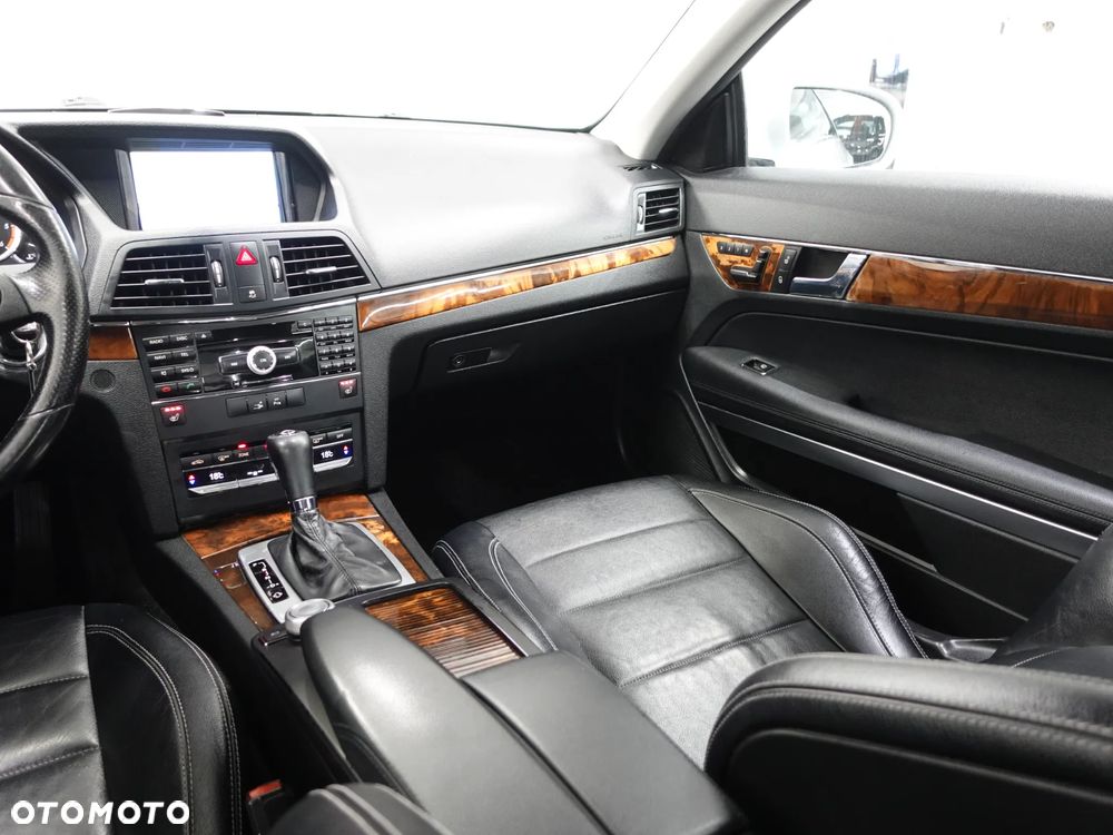 Mercedes-Benz Klasa E 350 CDI DPF BlueEFFICIENCY 7G-TRONIC Avantgarde - 30