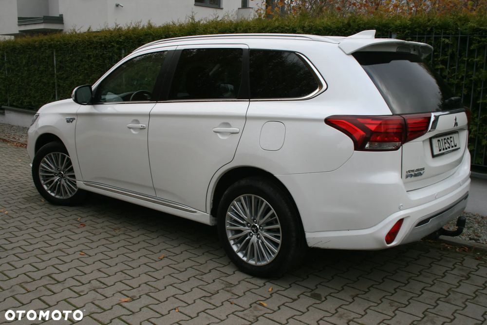 Mitsubishi Outlander Intense + - 2